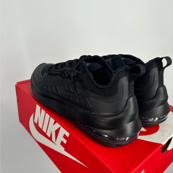 Nike Women’s Nike Air Max Axis Size 10 - Picture 4 of 5